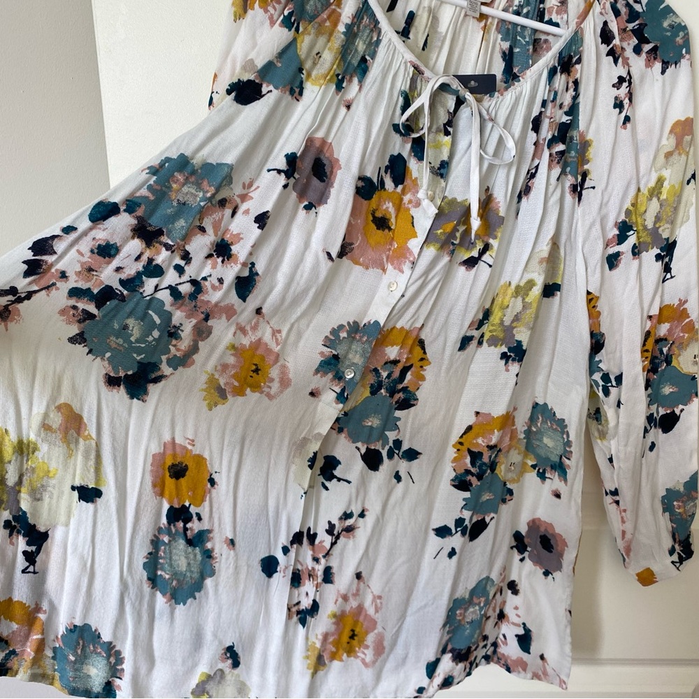 LUCKY BRAND Flowy Bohemian Blouse Floral Pattern NWT - Picture 9 of 10